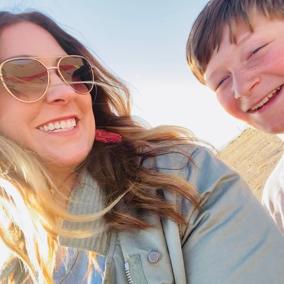 Meet your Posher - Picture 3 of 6